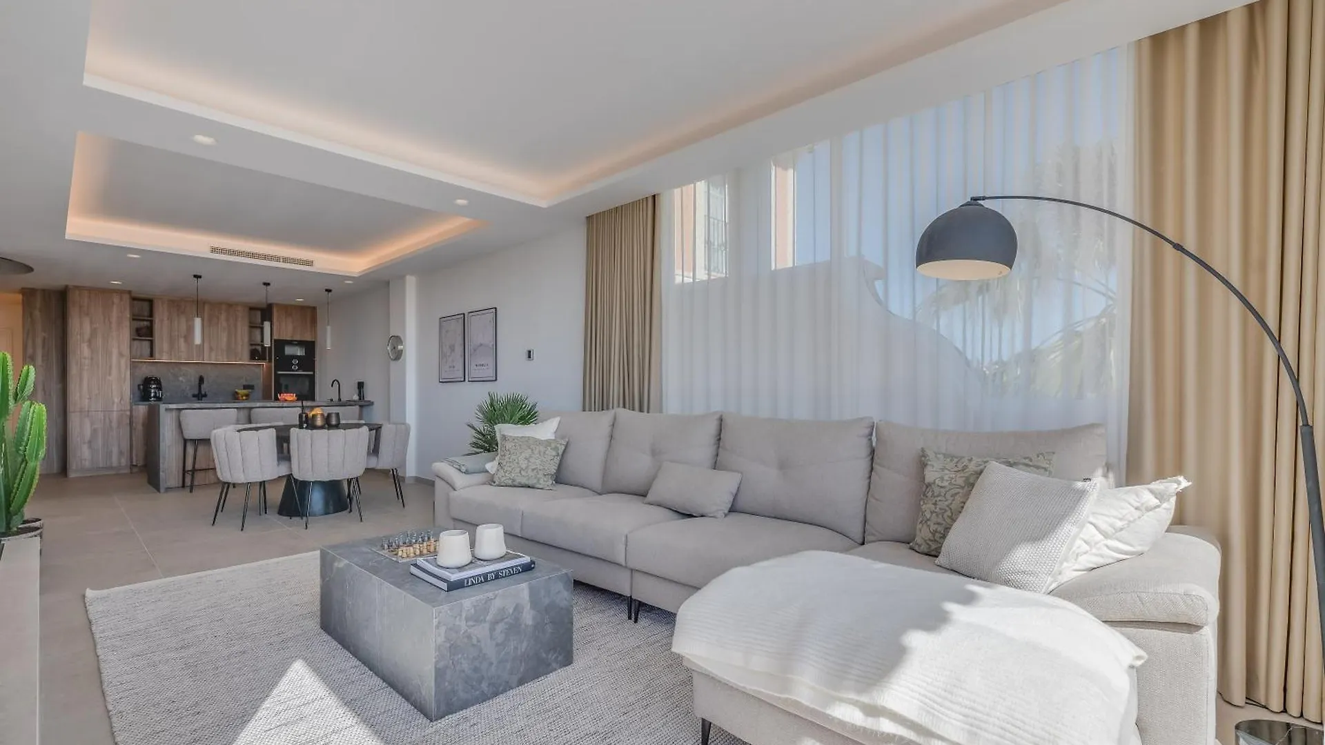 Luxury 3 Bdrm Apt With Private Pool And Stunning Sea Views 마르베야 0*,