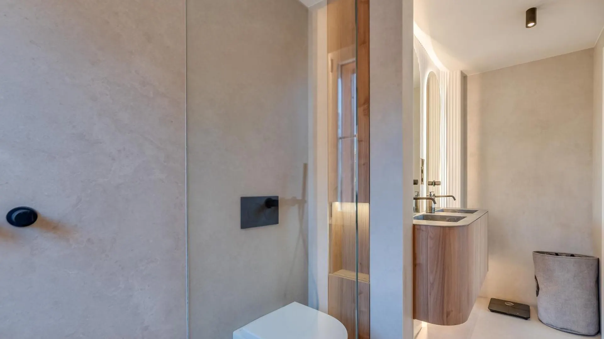 Luxury 3 Bdrm Apt With Private Pool And Stunning Sea Views 마르베야 아파트
