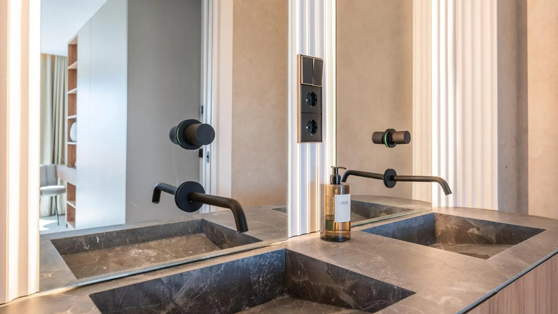 Luxury 3 Bdrm Apt With Private Pool And Stunning Sea Views 마르베야