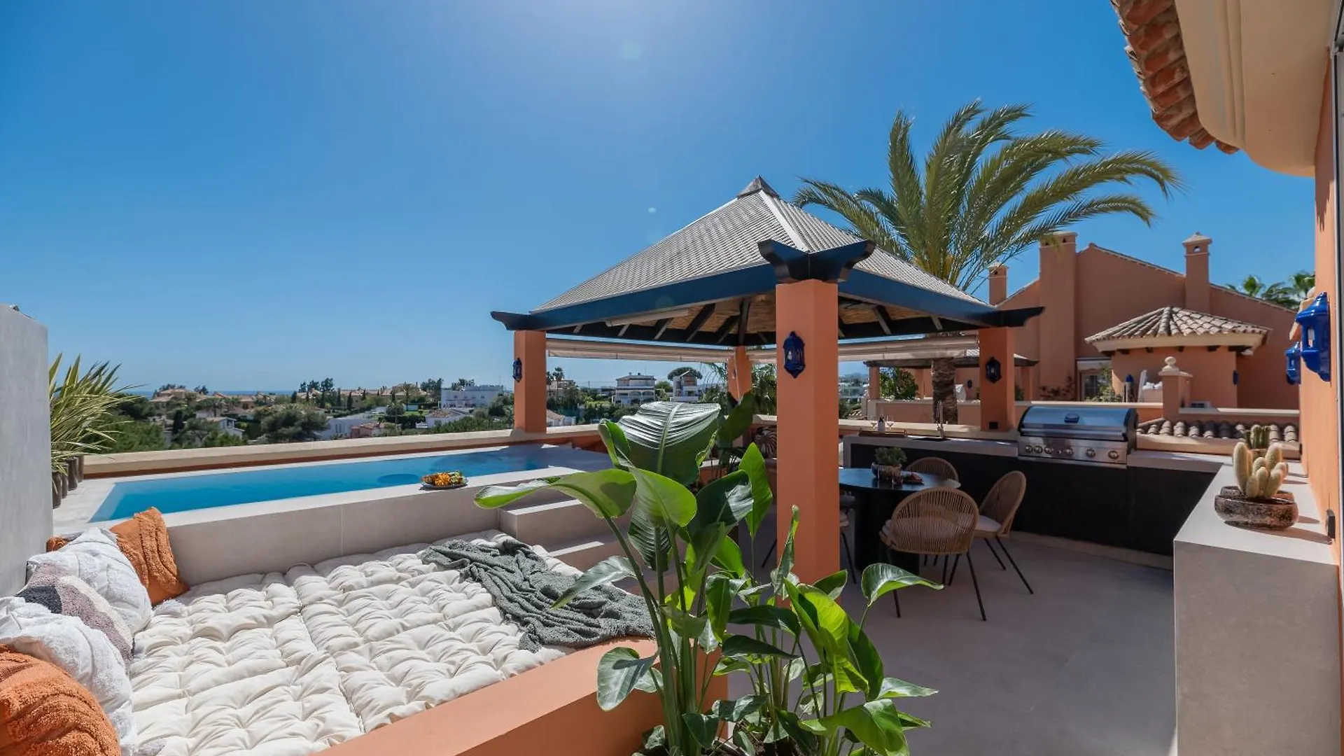 Luxury 3 Bdrm Apt With Private Pool And Stunning Sea Views 마르베야