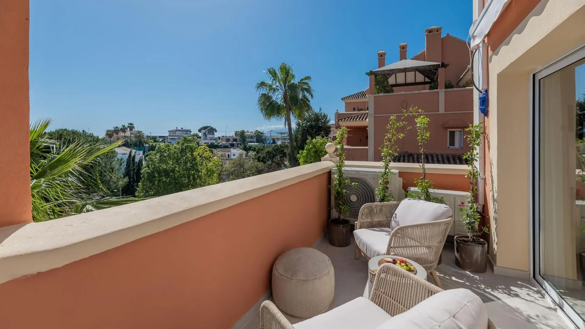 Luxury 3 Bdrm Apt With Private Pool And Stunning Sea Views 마르베야